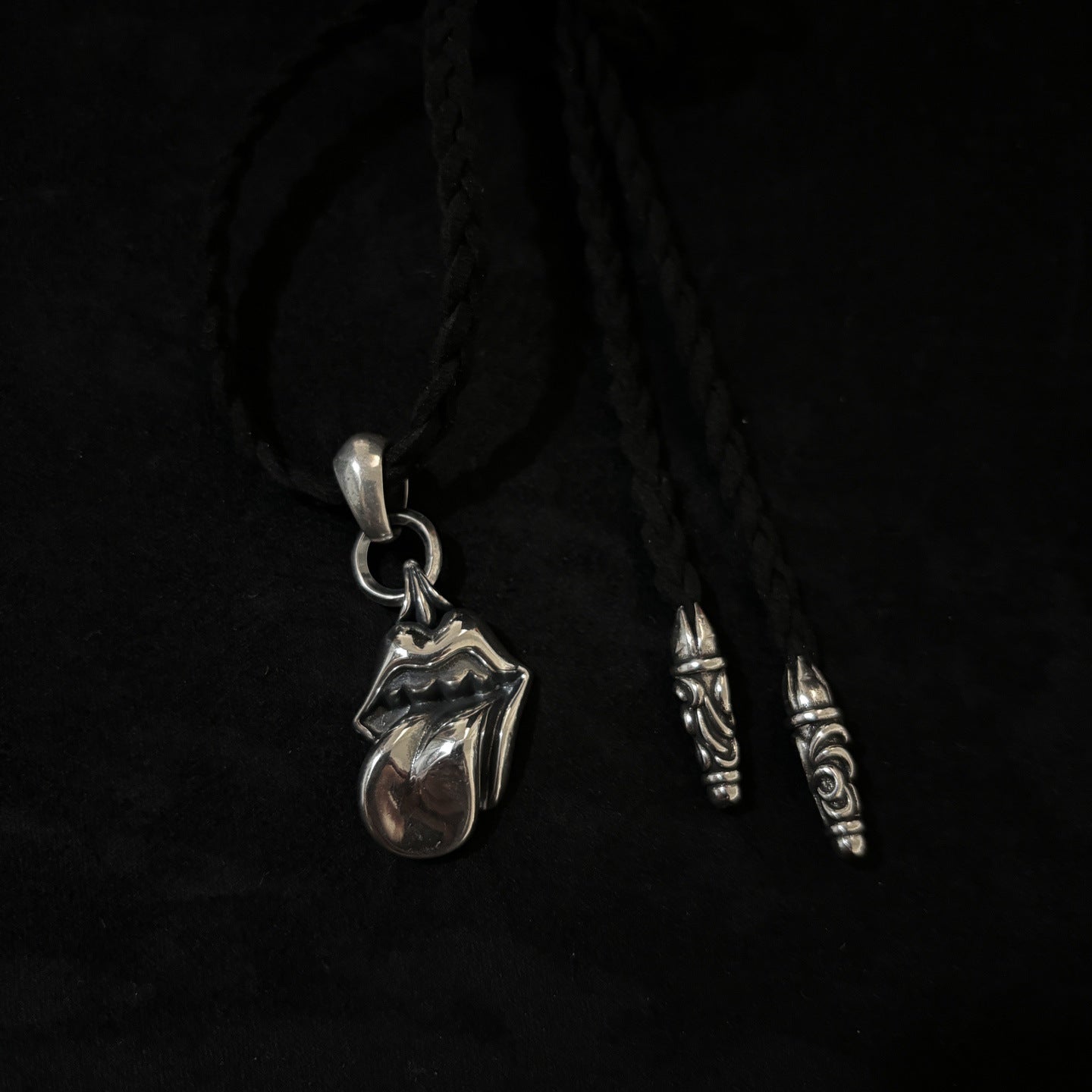 Chrome Hearts bullet-shaped six-pointed star tongue style leather rope necklace